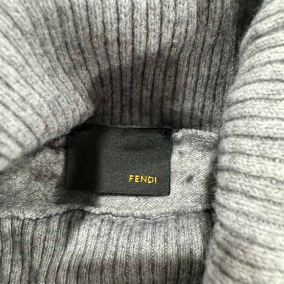 Authentic Fendi Sweater gray Size 12 girls - Picture 3 of 5